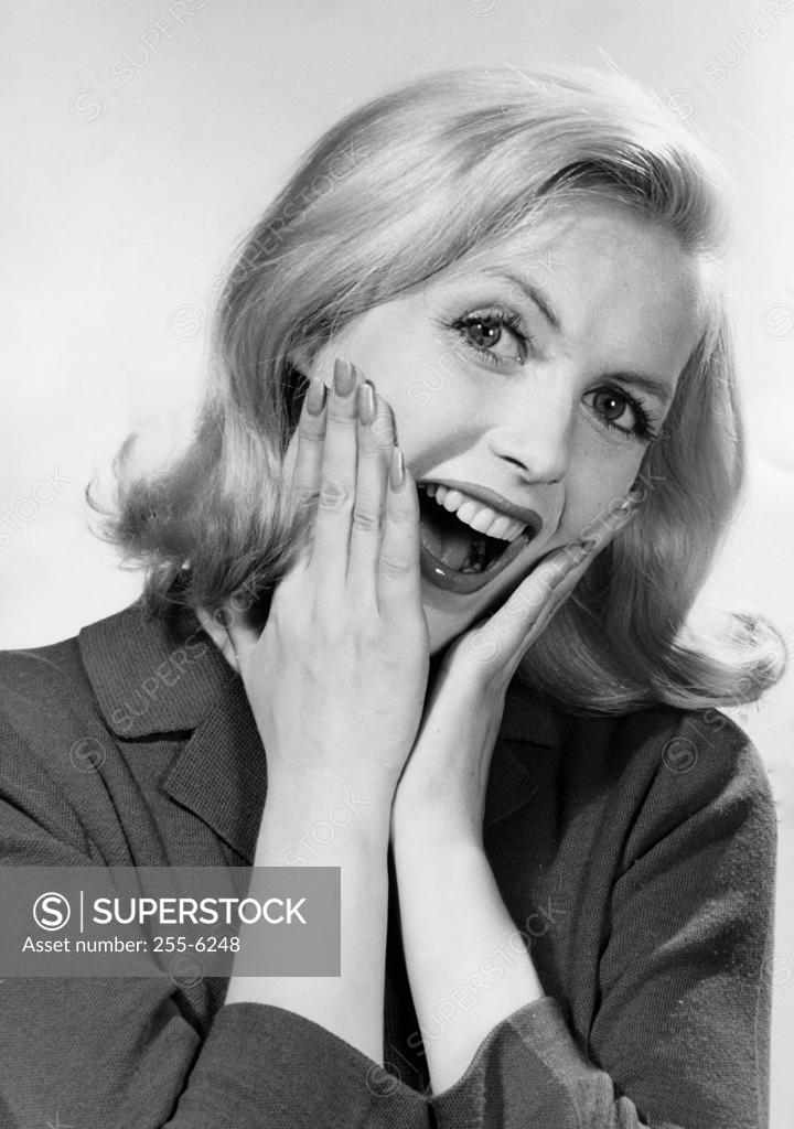 Stock Photo: 255-6248 Portrait of a young woman smiling
