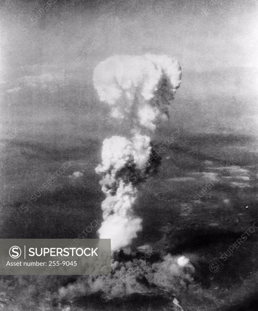 Stock Photo: 255-9045 High angle view of an atomic Bomb explosion, Hiroshima, Japan, August 6, 1945