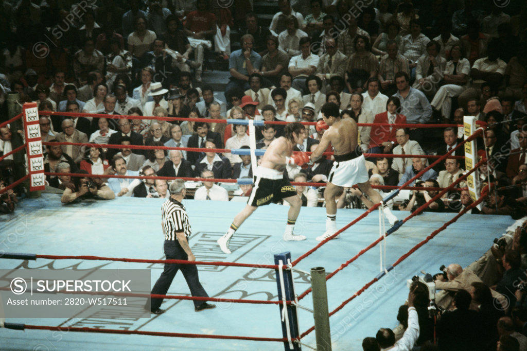 Stock Photo: 2820-W517511 Muhammad Ali vs. Alfredo Evangelista Landover Maryland, USA May 16, 1977