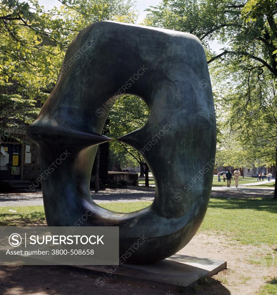 Stock Photo: 3800-508658 USA, New Jersey, Princeton University Art Museum, Title Unknown by Henry Moore, bronze, (1898-1986),