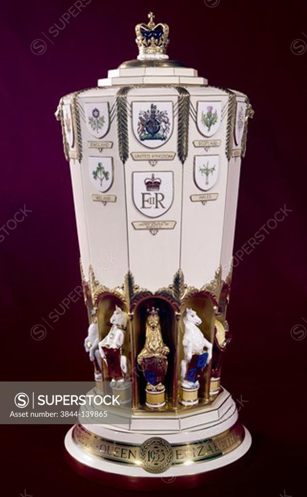 Stock Photo: 3844-139865 Queen Elizabeth Coronation Vase Antiques-Vases 