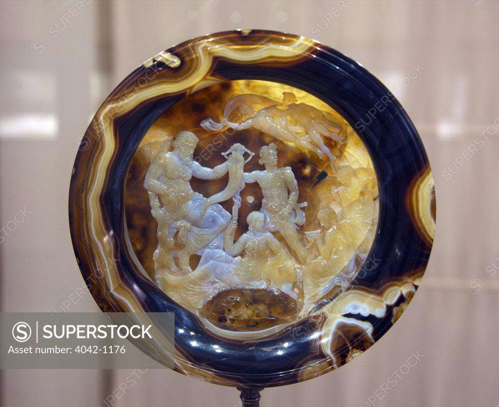 Stock Photo: 4042-1176 Decorated Roman glass plate, Italy, Naples, Neapolitan National Archeological Museum
