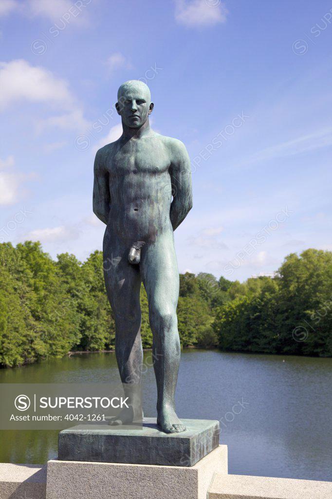 Stock Photo: 4042-1261 Norway, Oslo, Vigeland Sculpture Park, Standing Man by Gustav Vigeland, bronze