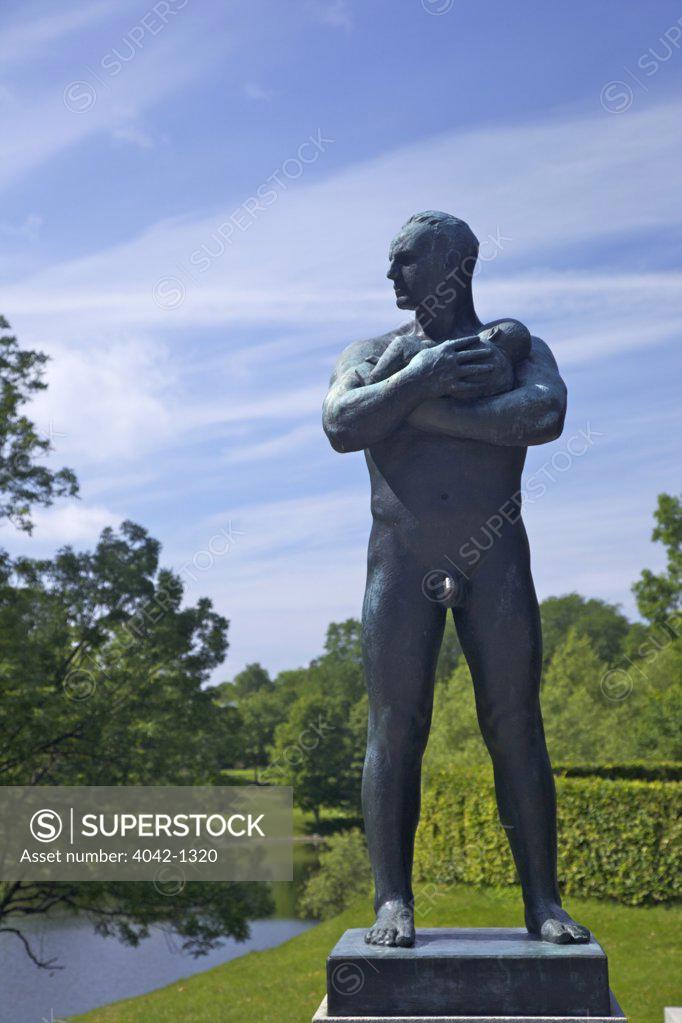 Stock Photo: 4042-1320 Norway, Oslo, Vigeland Sculpture Park, Father and Baby, sculpture by Gustav Vigeland