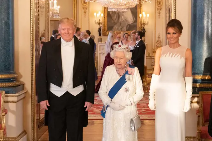 President Donald Trump and First Lady Melania Trump with Britains Queen Elizabeth II, June 3, 2019, before the state banquet, Buckingham Palace  (BSLOC_2019_6_210)
