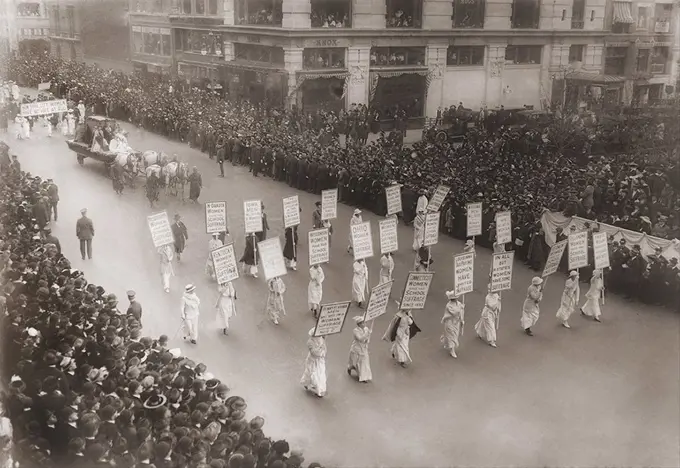 Suffragists marching, probably in New York City in 1913.