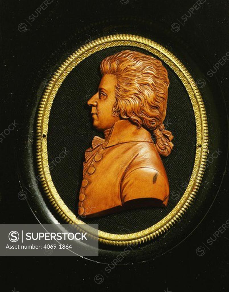 Stock Photo: 4069-1864 Boxwood medallion of Wolfgang Amadeus MOZART, 1756-1791, Austrian composer, 1789