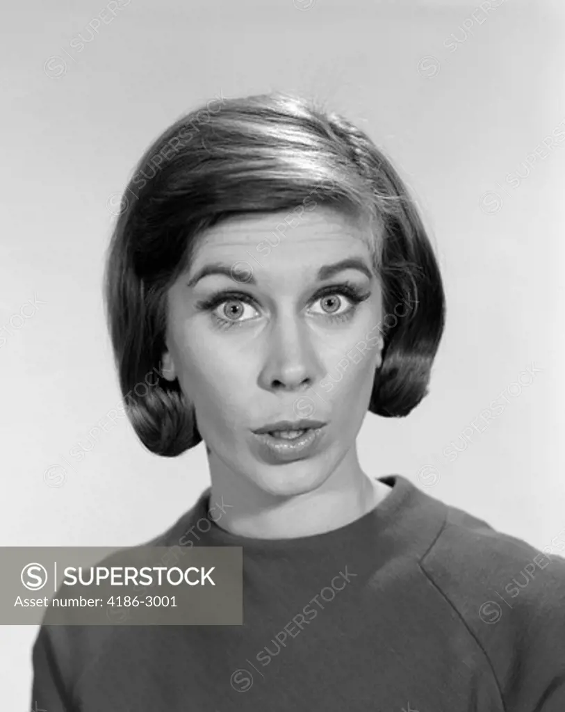 1960S Woman Portrait Look Direct At The Camera Asking Question Wonder Puzzled Funny Face Expression Spokesperson