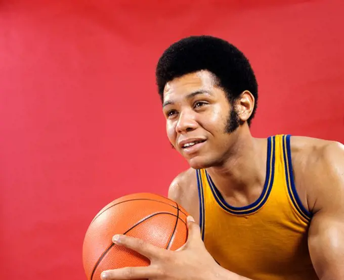 1970S Retro Man Basketball Smile
