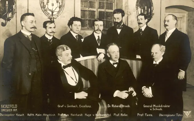 RICHARD STRAUSS with Hofmannsthal and other  associates at the first  production of 'Der  Rosenkavalier' at Dresden,  26 January 1911     Date: 1864 - 1949