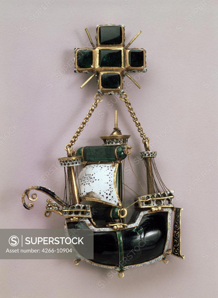 Stock Photo: 4266-10904 West european art presenting ship , emeralds, gold, enamel, 16th century, Russia, St. Petersburg, State Hermitage, L. 10