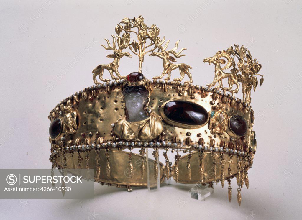 Stock Photo: 4266-10930 Royal crown by unknown artist, gold, coral, pearl, amethyst , 1st century, Russia, St Petersburg, State Hermitage, 15x61