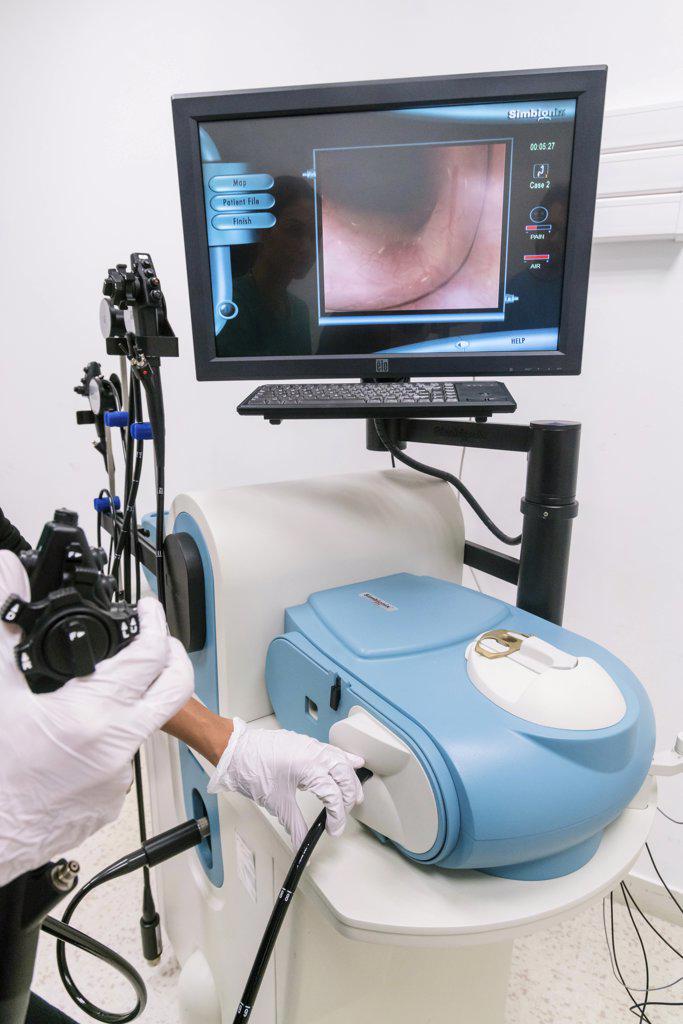 Medical training with patient simulator, Plateform iLumens, Paris-Descartes university, France.