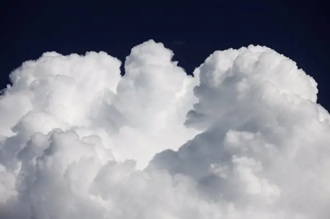 Detail of cumulus congestus cloud