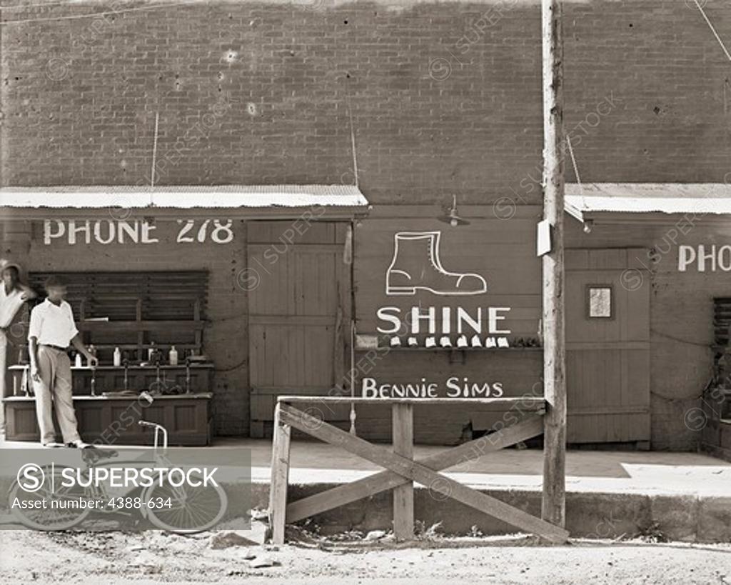 Stock Photo: 4388-634 Shoeshine Stand