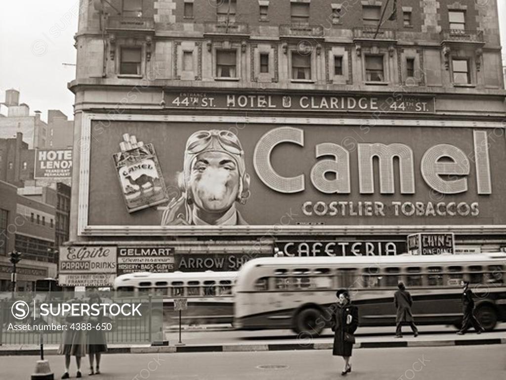 Stock Photo: 4388-650 Advertising in Times Square
