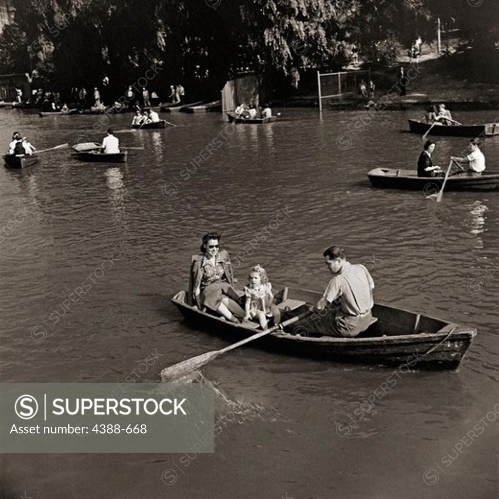 Stock Photo: 4388-668 Boating on Central Park