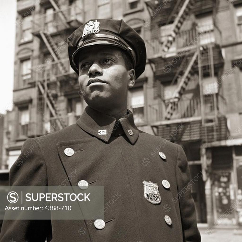 Stock Photo: 4388-710 Policeman in Harlem