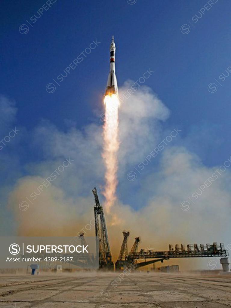 Stock Photo: 4389-2187 Launch of Expedition 21 to ISS