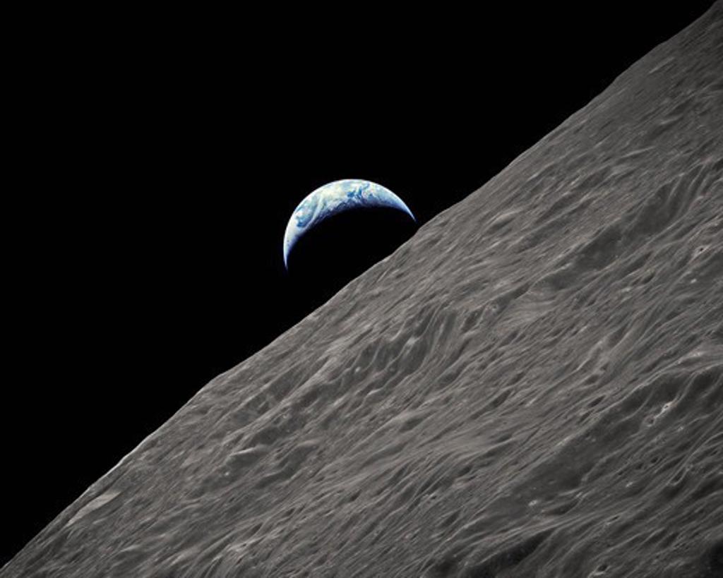 Apollo 17 - The Crescent Earth Rises