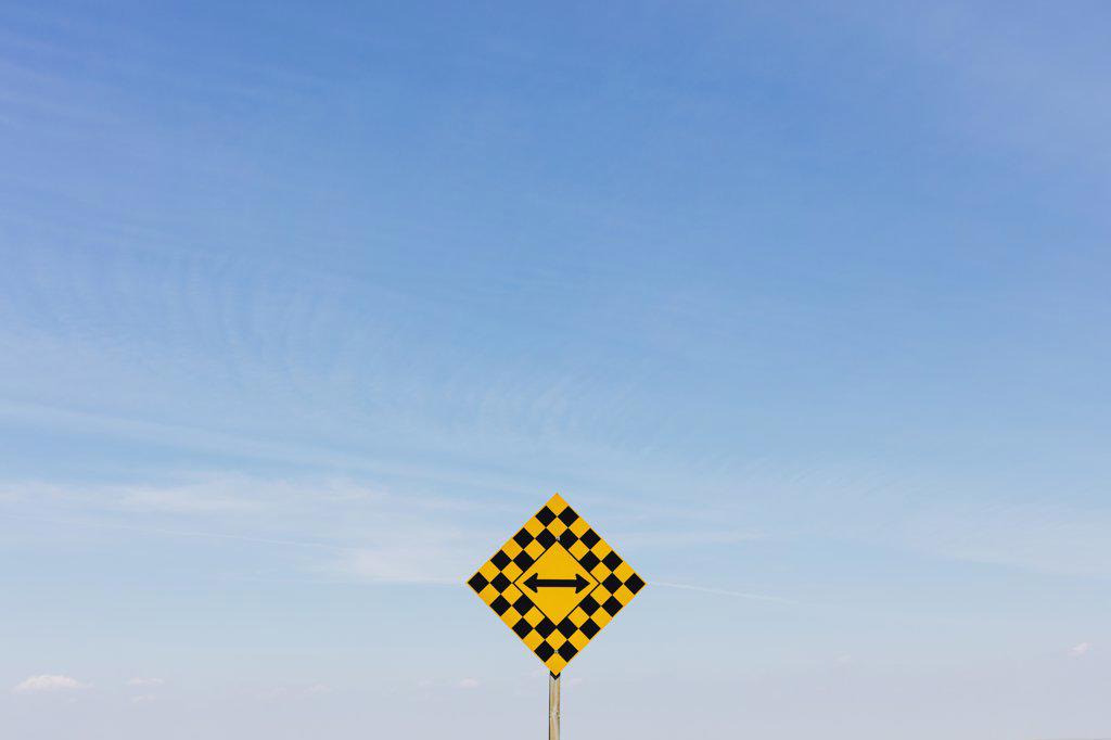 Arrow intersection sign