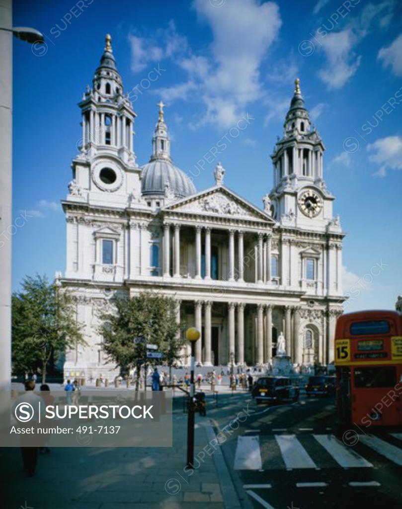 Stock Photo: 491-7137 St. Paul's Cathedral London England