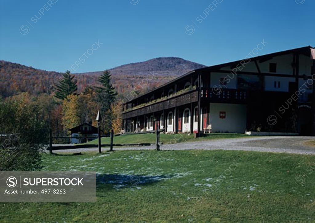 Stock Photo: 497-3263 Innsbruck Motor Inn Stowe Vermont USA