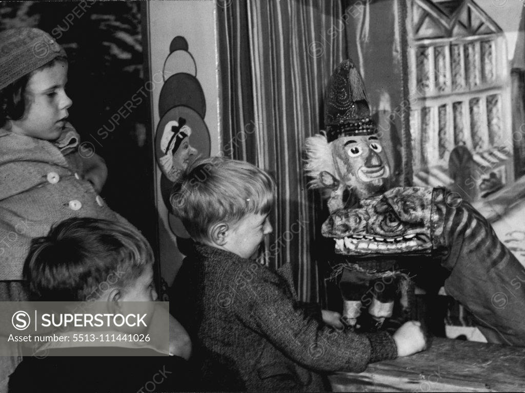 Stock Photo: 5513-111441026 Misc. - Puppets. February 27, 1939.