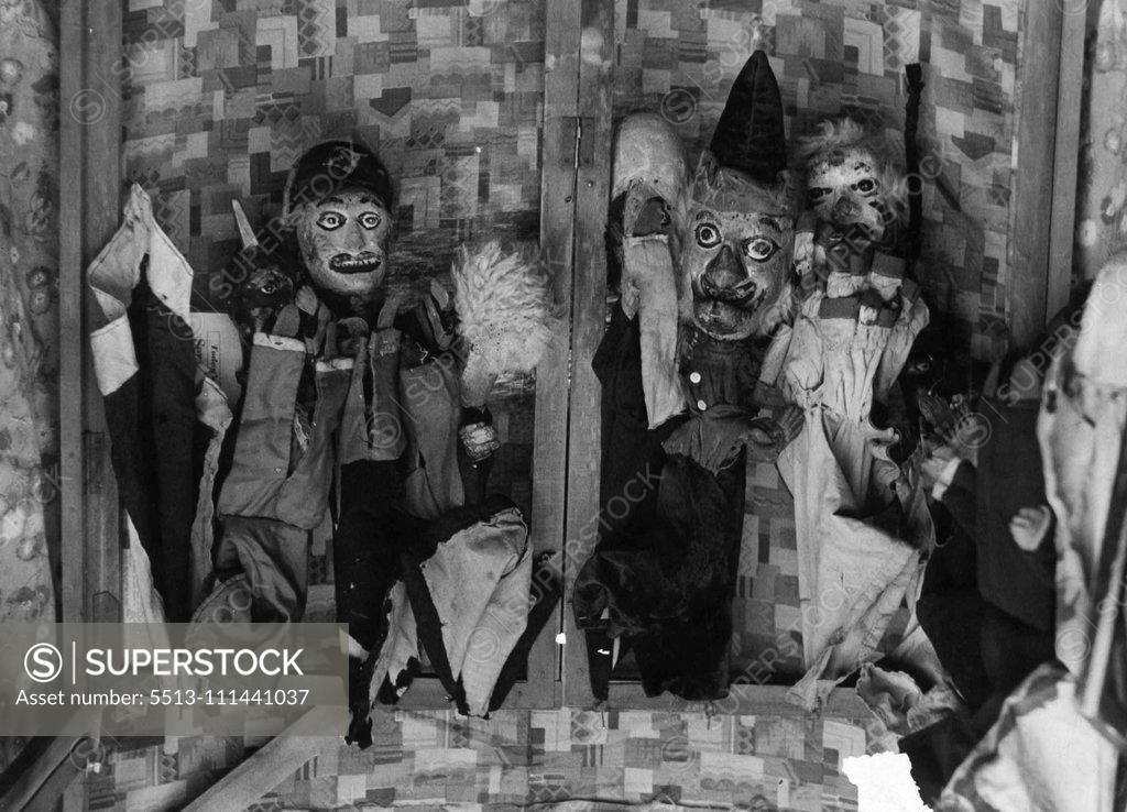 Stock Photo: 5513-111441037 Misc. - Puppets. April 16, 1938.