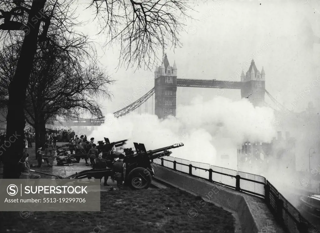 Tower Salute For Queen's Anniversary: Salute of 62 guns being fired at the tower of London by 'A' Battery, 1st regiment Royal Horse Artillery to-day (Friday) in honour of the first anniversary of the Queen's accession. February 6, 1953. (Photo by Reuterphoto).