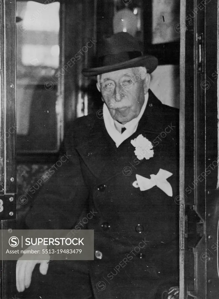 H.R.H. The Duke Of Connaught Leaves For Devon -- His Royal Highness the Duke of Connaught photographed in the carriage before leaving Waterloo Station this morning, November 1, for Sidmouth, Devon. December 17, 1934.