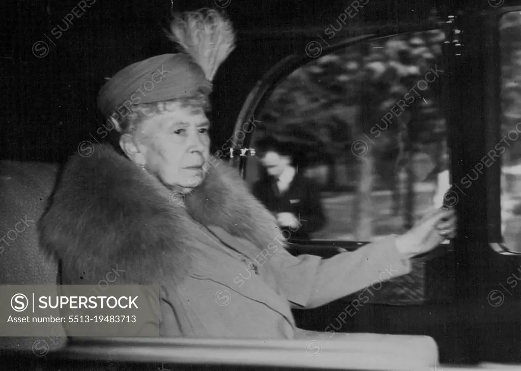 Queen Mary seen in her oar when she went to visit Clarence House to see Princess Elizabeth and Prince Philip before they left for there tour of Canada. October 07, 1951. (Photo by Daily Mail Contract Picture).