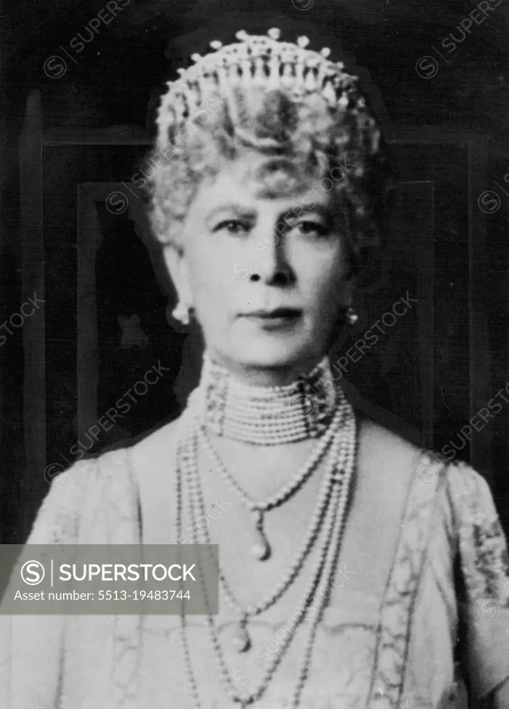 First Jubilee Portrait Of The Queen -- A now studio portrait of Queen Mary, by Hay Wrightson, which is being duplicated a million-fold and sent to all parts of the British Empire, in commemoration of the fact that the King and Queen will, in May, celebrate the Silver Jubilee of their reign. They were married in 1893. The jewels which her Majesty is wearing, together with the tiara, are Priceless. February 08, 1935. (Photo by Keystone).
