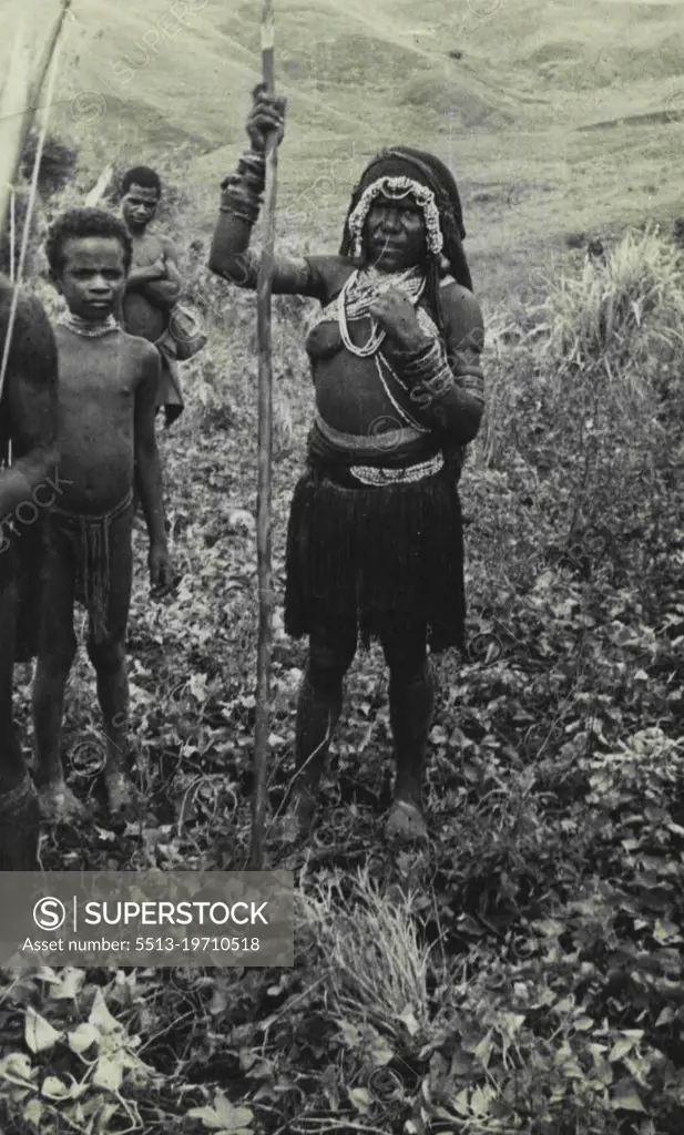 "16" any "(woman) of Karamantina village tribe". March 11, 1934.