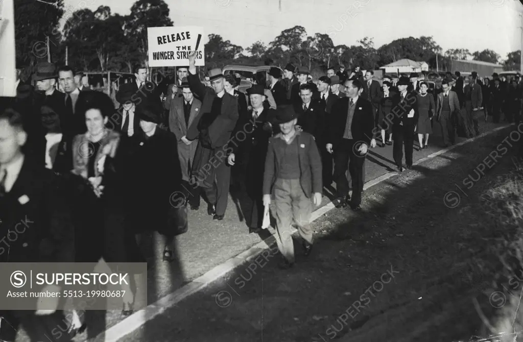 Seek release of hunger strikers, Section of the crowd which demonstrated yesterday as a protest against detention of Max Thomas and Horace Ratliff. July 12, 1941.
