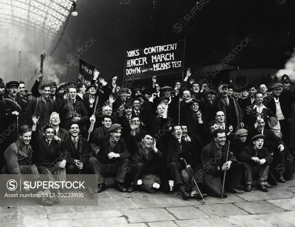 Marchers Leave For Home - Clyde Side marchers before leaving St. Pancras station for Claggow this morning. November 05, 1932. (Photo by London News Agency Photos Ltd.).