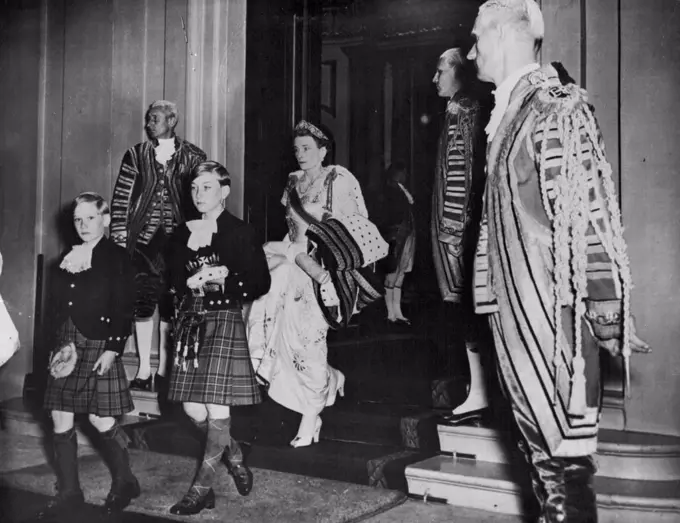 Queen Elizabeth II - Coronation Scenes - General Scenes - British Royalty. January 06, 1954. (Photo by The Associated Press Ltd.).