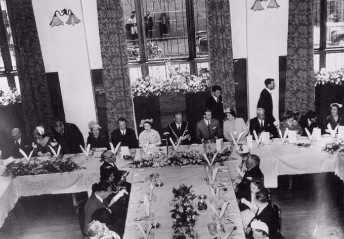 Princess At Nairobi Civic Luncheon -- At the Civic Luncheon at the New Stanley hotel, Nairobi, are from left to right (at head of table): Deputy Mayor Alderman Doctor J.R. Gregory: Princess Elizabeth: the Mayor, Alderman J.R. Maxwell, the Duke of Edinburgh, and Mrs. Maxwell. February 06, 1952. 