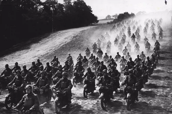 British Motor Cyclists. December 06, 1941. (Photo by The Topical Press Agency Ltd.). 