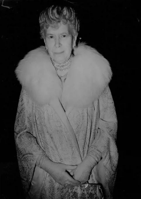 Queen Mary Goes To The Theatre -- Queen Mary went to the Duke of York's Theatre to see the play " Larger Than Life ". She wore a pink brocaded evening gown. May 11, 1950. (Photo by Daily Mail Contract Picture).