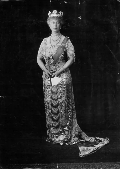The Queen in court Dress. November 26, 1934.