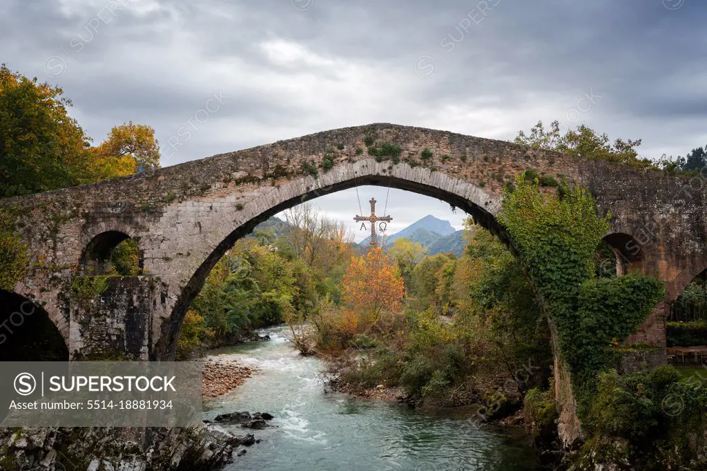 Cangas de Onis historic medieval roman bridge with Sella river