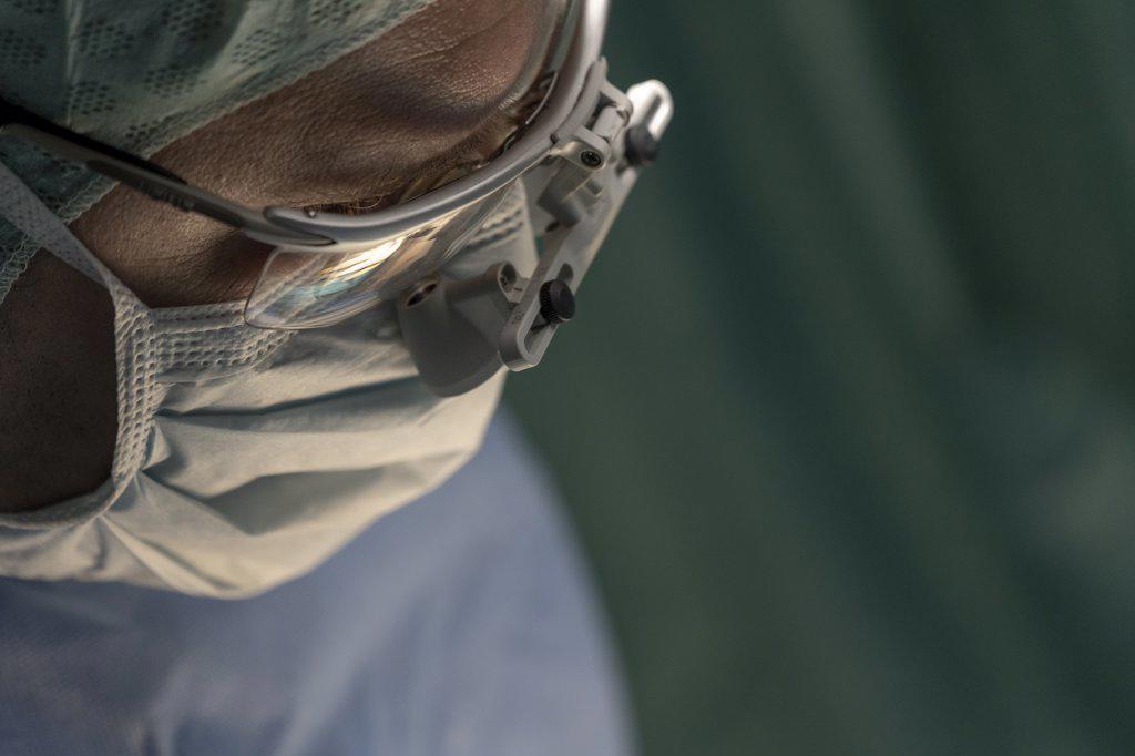 close up image of a surgeon's loupes in the operating room