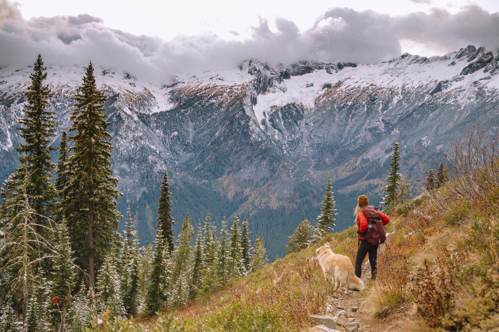 Hiking Through The North Cascades in The Fall