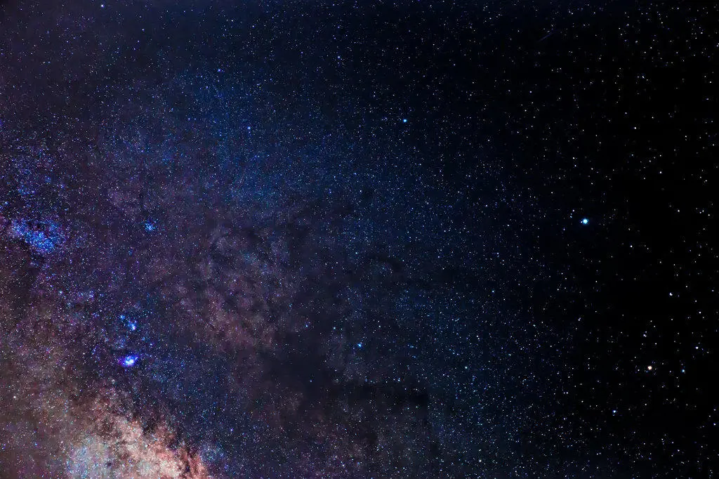 The dark bands within the Sagittarius region of the Milky Way