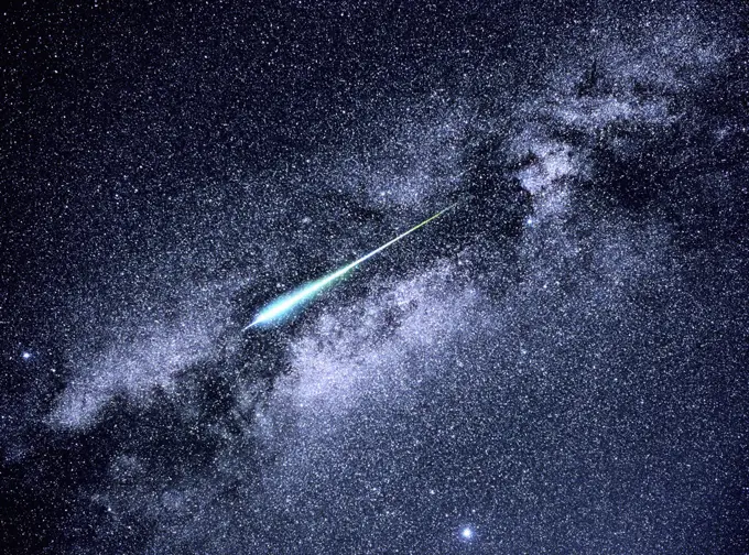 Shooting Star streaking across the Milky Way
