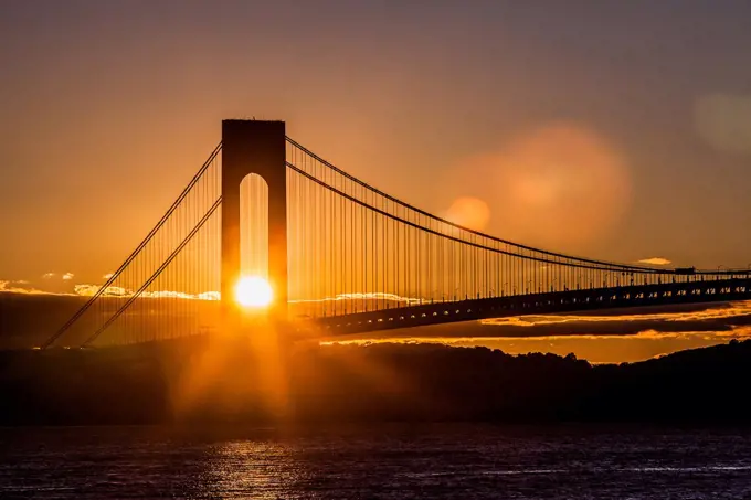 Sunset at the verrazano bridge in New York