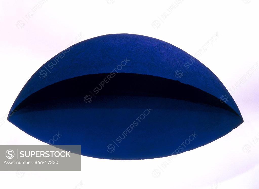 Stock Photo: 866-17330 Mother as a Ship. Anish Kapoor (b.1954). Fibreglass and blue pigment. Excuted in 1989. 223.5 x 108 x 104cm.