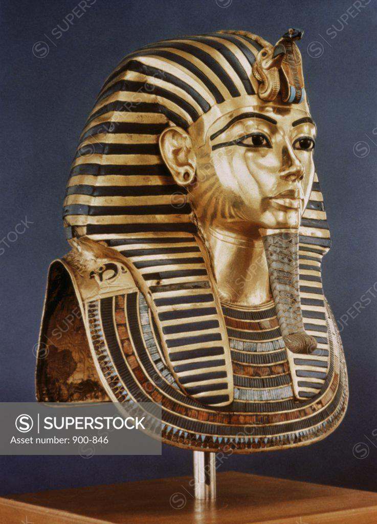 Stock Photo: 900-846 Tutankhamen: The Gold Mask Egyptian Art Egyptian National Museum, Cairo, Egypt
