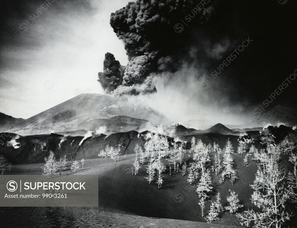 Stock Photo: 990-3261 Smoke erupting from a volcano, Paricutin, Michoacan State, Mexico